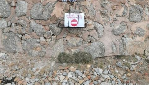 Prohibit l'accés a la Torre d'en Palou de Cala Tuent.